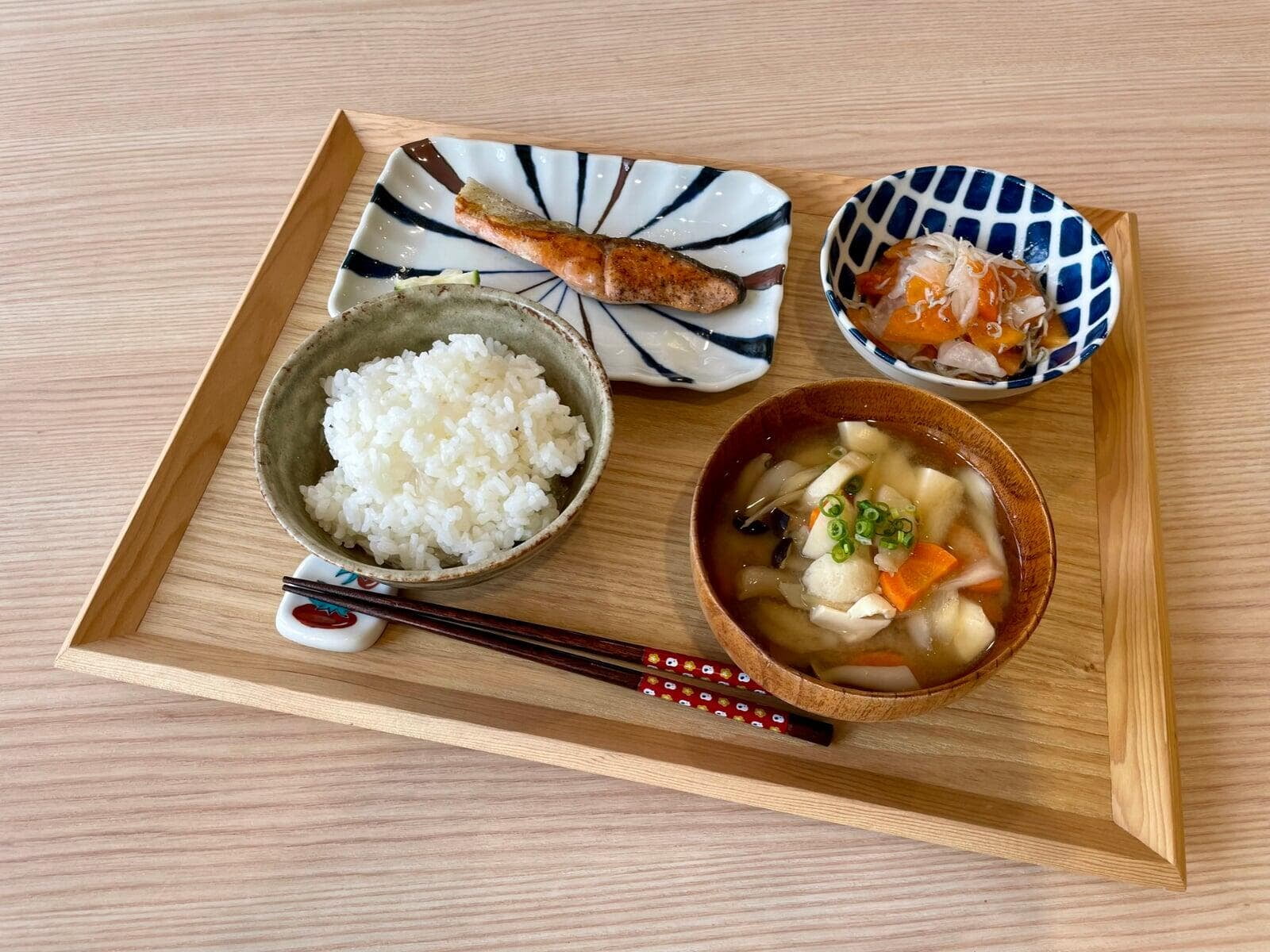 食欲の秋～バランスの良い食事で元気に～